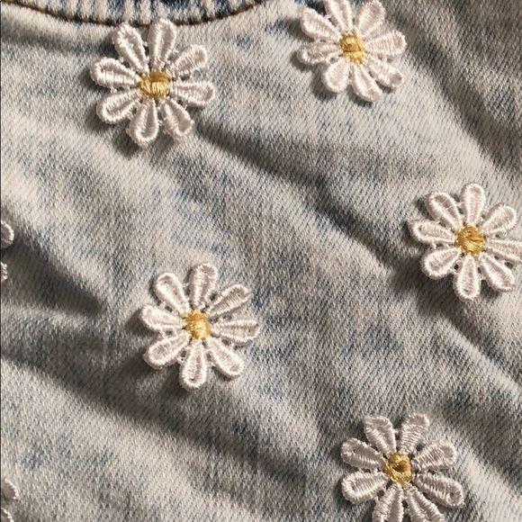 Vibrant M.I.U. High Waist Daisy Jean Shorts Small - Picture 5 of 6